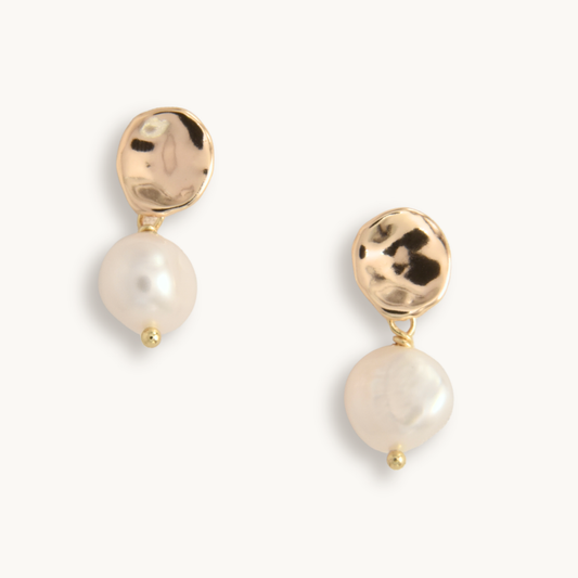 Hammered gold earring with drop pearls